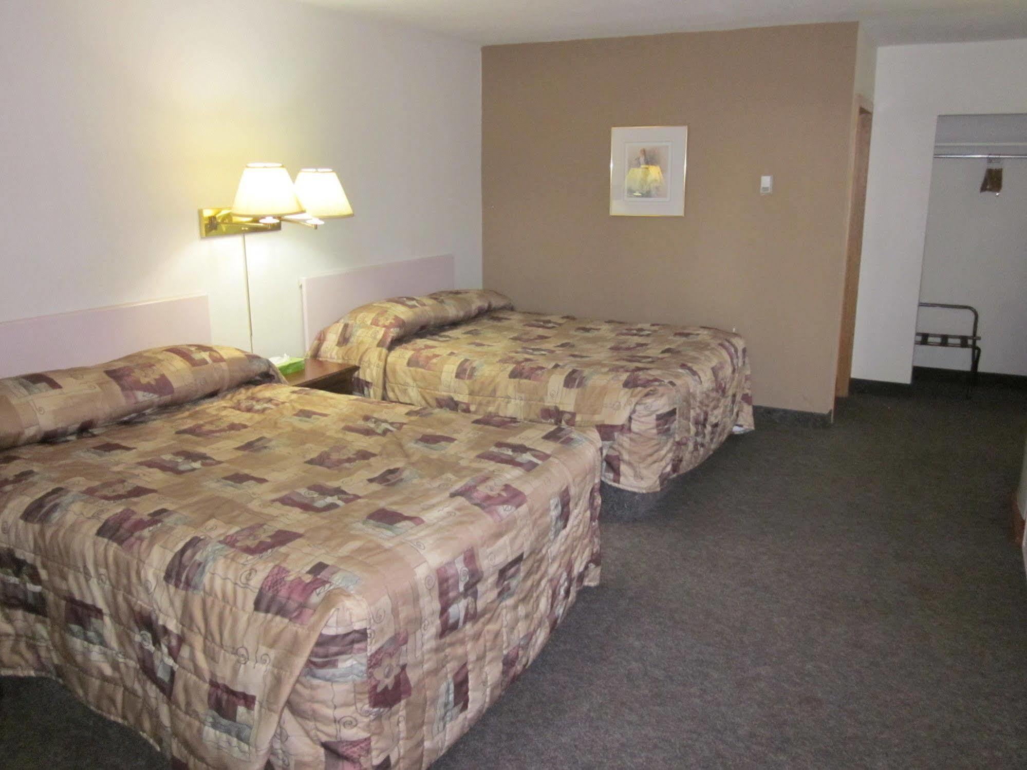 Chinook Motel Летбрідж Екстер'єр фото